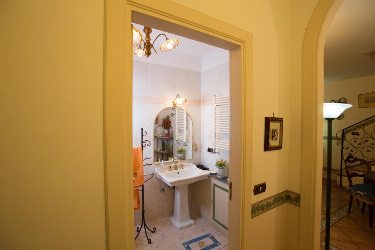 La Via Dei Presepi Bed & Breakfast Napoli Bagian luar foto